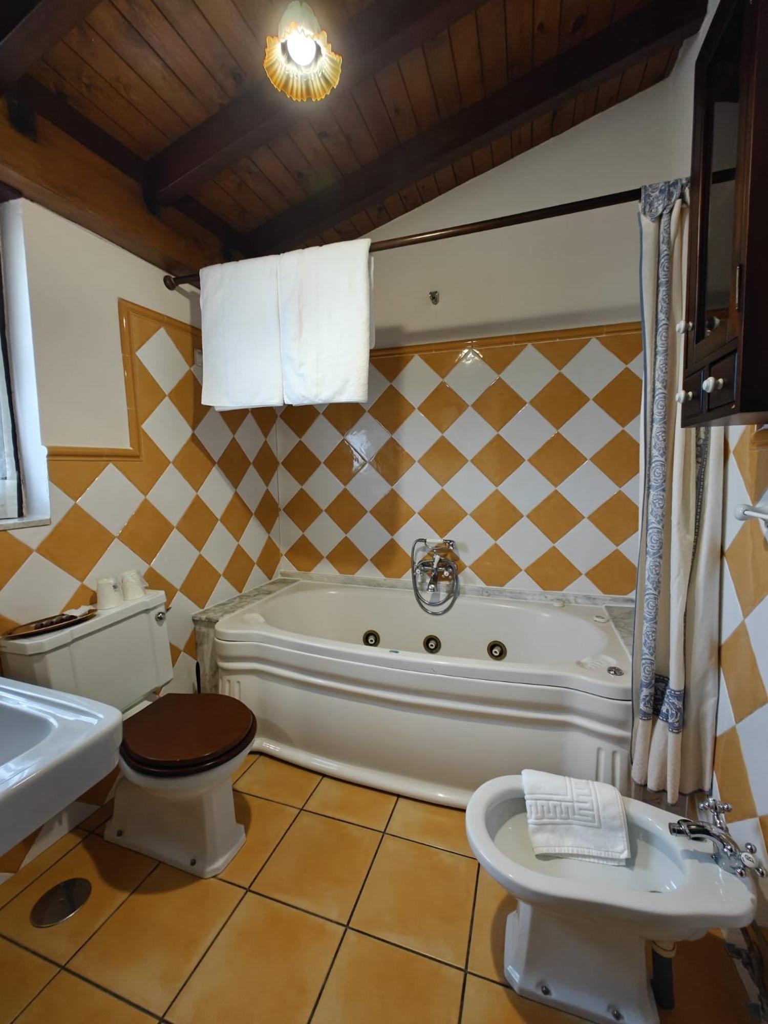 Hotel Restaurante Cabo Vidio Ovinana  ภายนอก รูปภาพ