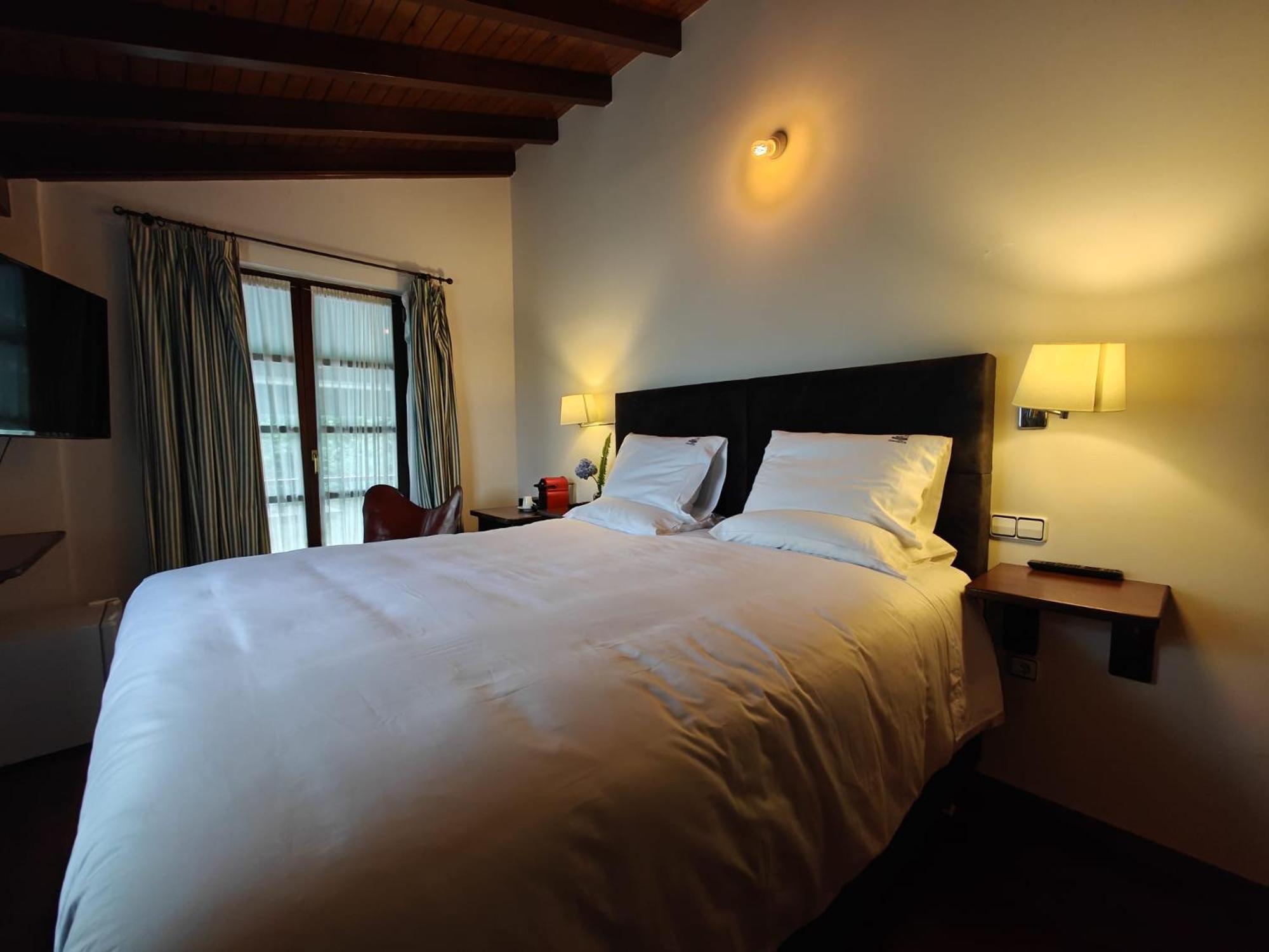 Hotel Restaurante Cabo Vidio Ovinana  ภายนอก รูปภาพ
